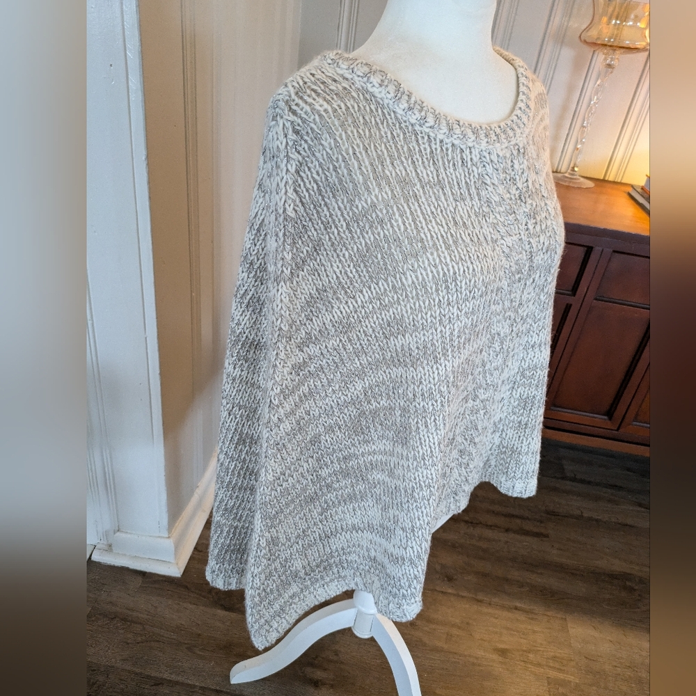 WHBM Sweater Poncho Womens M Grey White Wool Blend Quiet Luxury Elegant Timeless